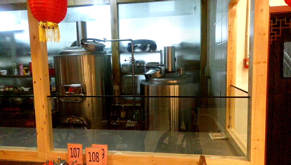 300L酒店啤酒設(shè)備 300L酒店啤酒設(shè)備