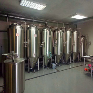 啤酒發(fā)酵設(shè)備-山東豪魯啤酒設(shè)備廠家 啤酒發(fā)酵設(shè)備-山東豪魯啤酒設(shè)備廠家