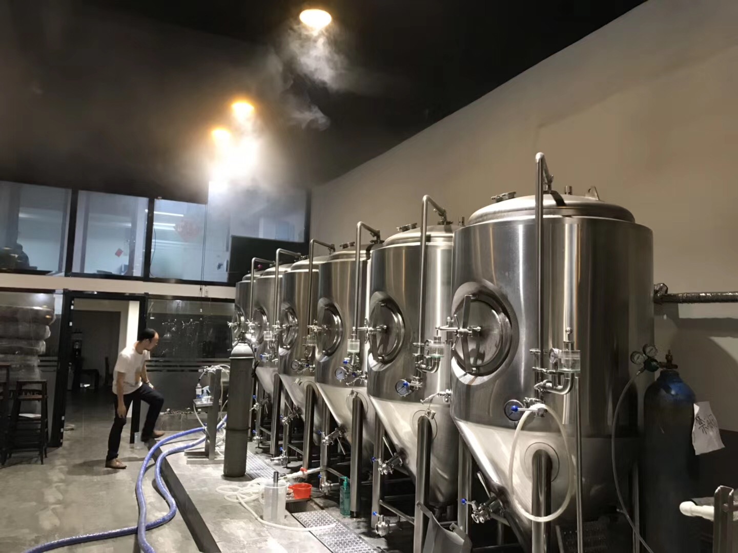 啤酒屋自釀設(shè)備 啤酒屋自釀設(shè)備